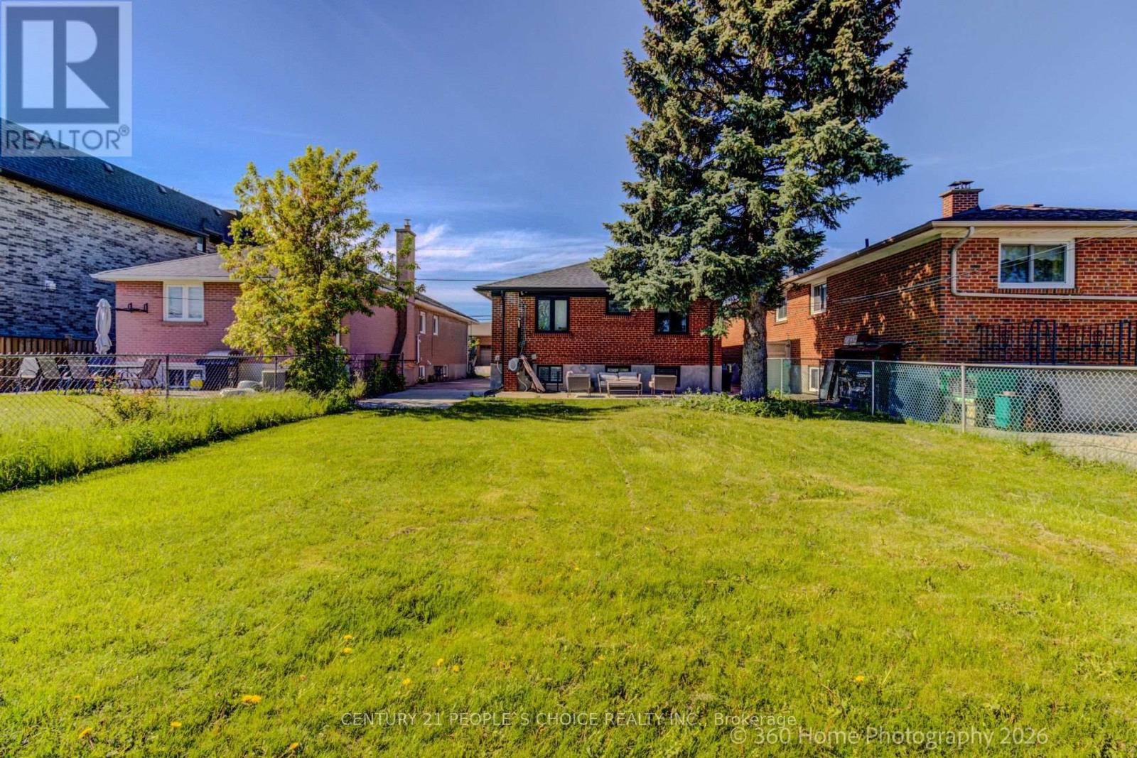 Upper - 37 Bentworth Avenue, Toronto, Ontario  M6A 1P1 - Photo 29 - W13800018