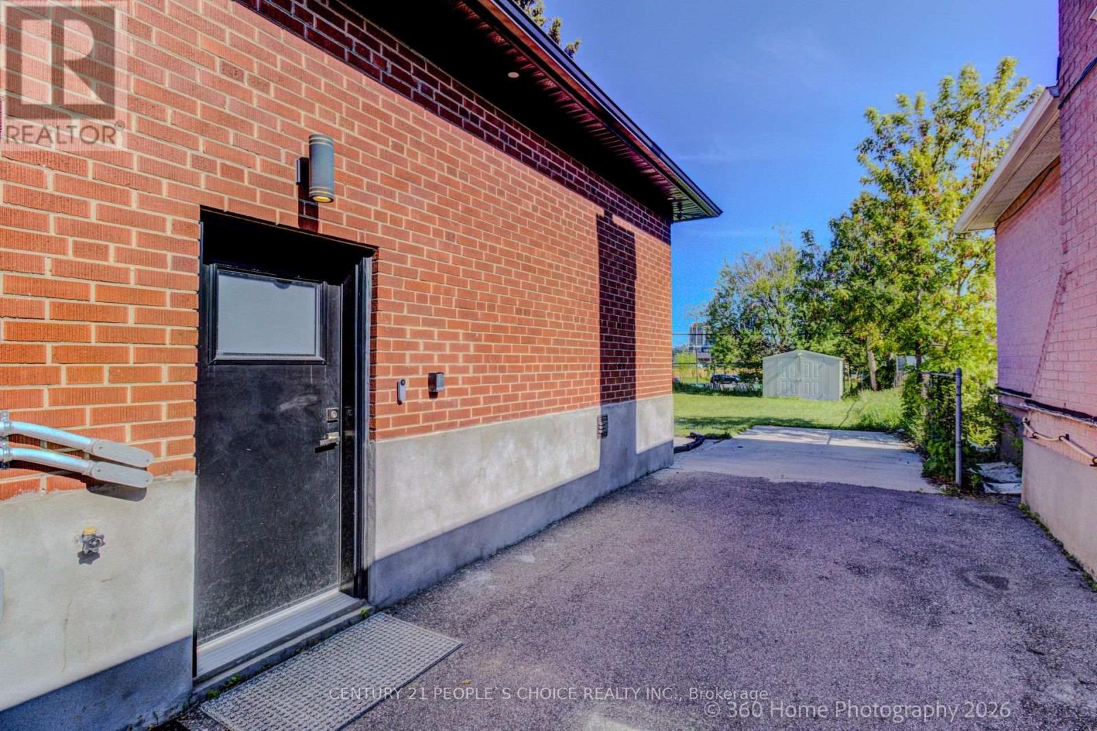 37 Bentworth Avenue, Toronto, Ontario  M6A 1P1 - Photo 37 - W13800046
