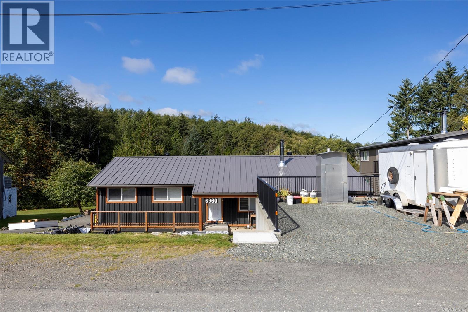 6960 Quatse Cres, Port Hardy, British Columbia  V0N 2P0 - Photo 2 - 1049786