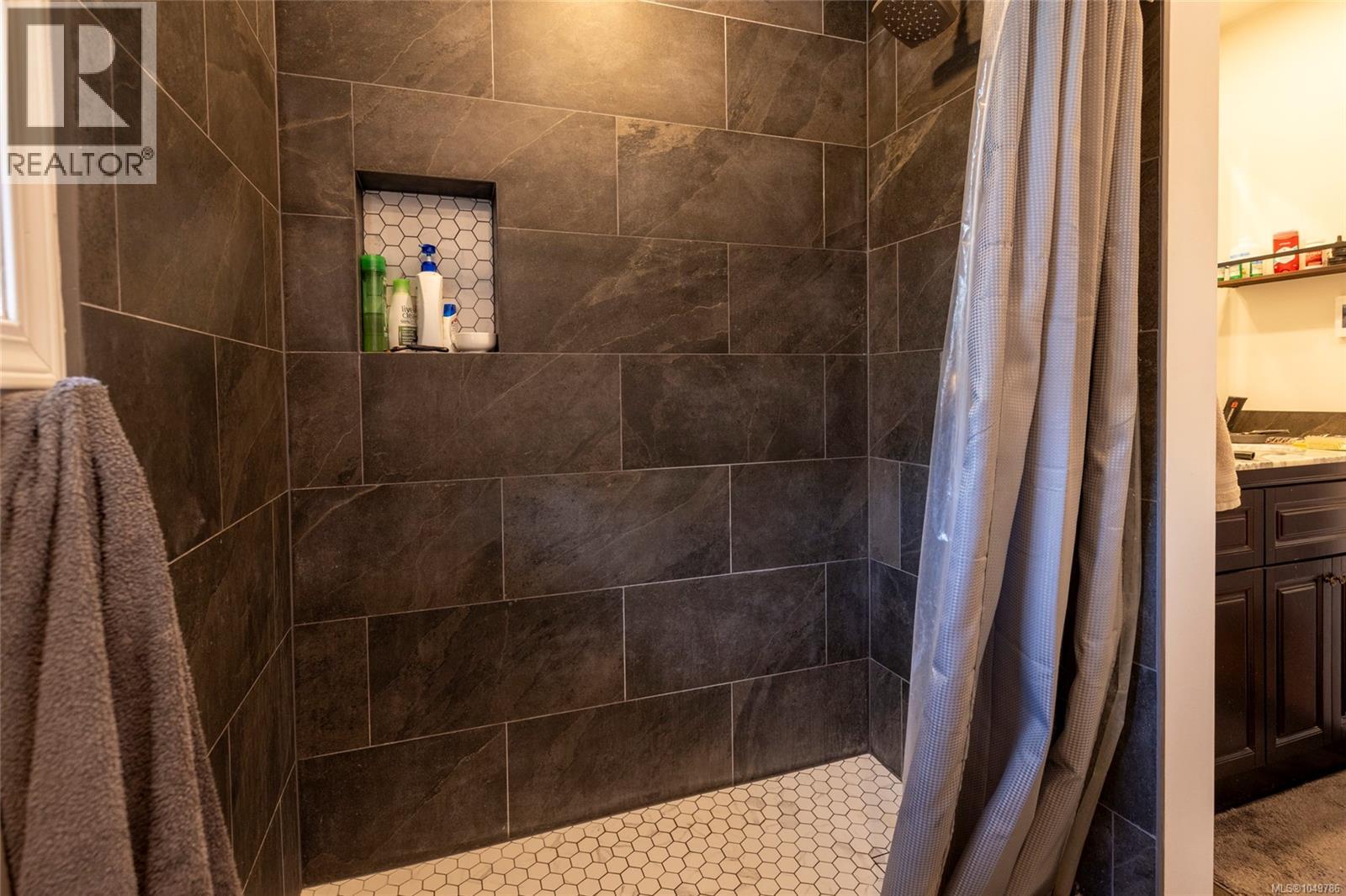 6960 Quatse Cres, Port Hardy, British Columbia  V0N 2P0 - Photo 10 - 1049786