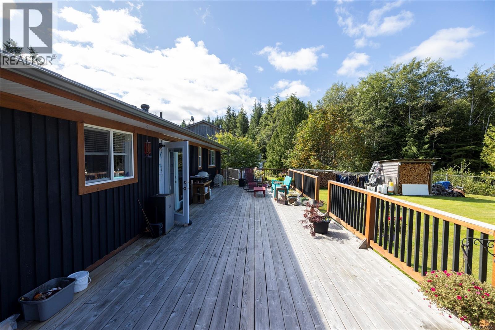 6960 Quatse Cres, Port Hardy, British Columbia  V0N 2P0 - Photo 5 - 1049786