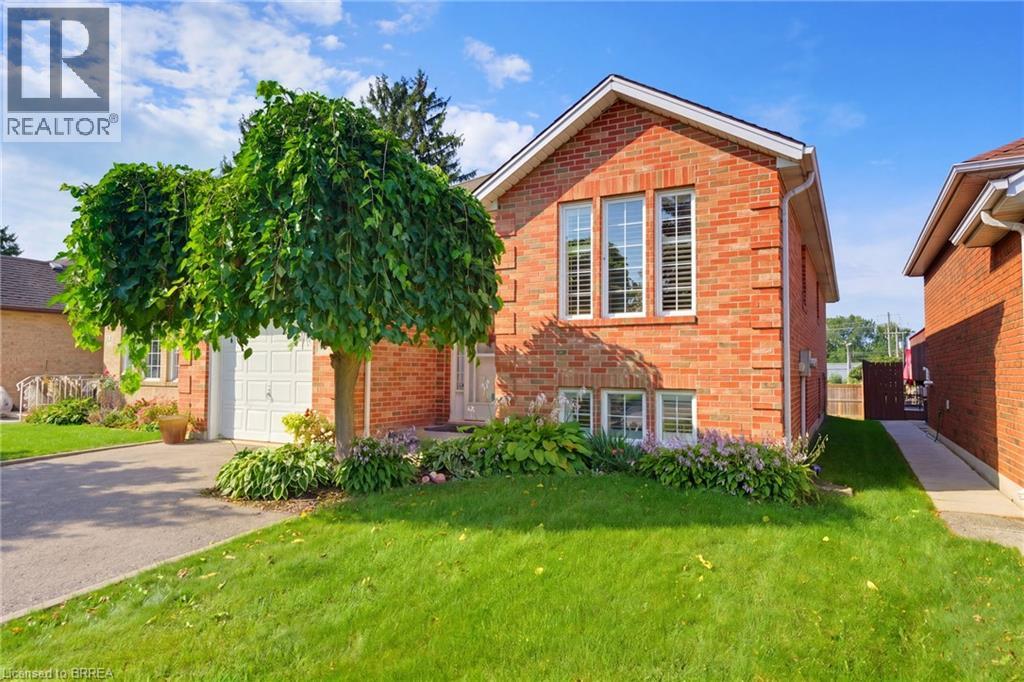 10 Noble Court, Brantford, Ontario  N3R 7Y5 - Photo 2 - 40862447