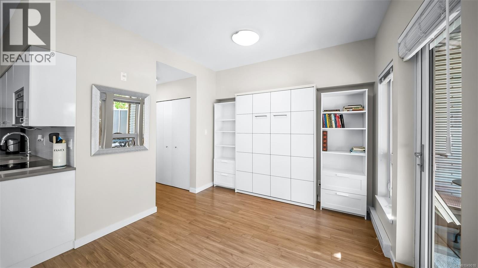 103 785 Tyee Rd, Victoria, British Columbia V9A 7R5 - Photo 8 - 1049018
