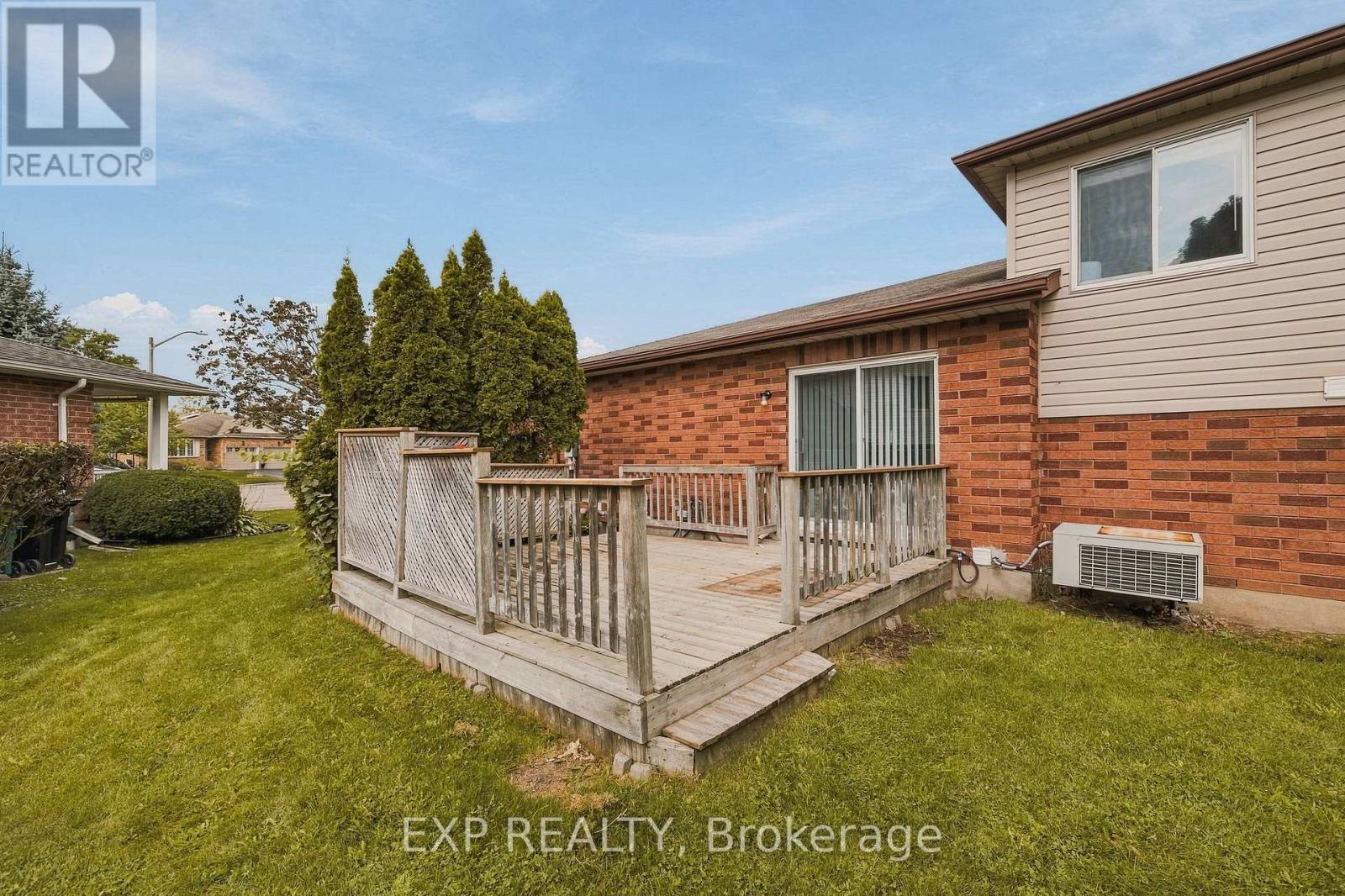 B - 541 Old Abbey Court, Waterloo, Ontario  N2K 3V3 - Photo 30 - X13800032