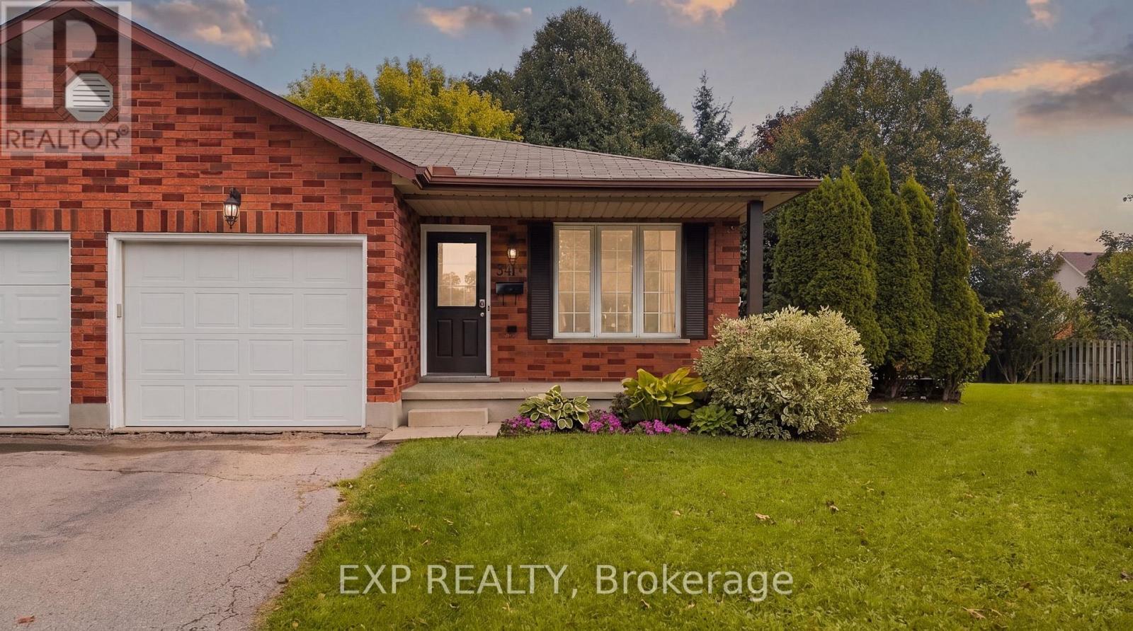 B - 541 Old Abbey Court, Waterloo, Ontario  N2K 3V3 - Photo 2 - X13800032