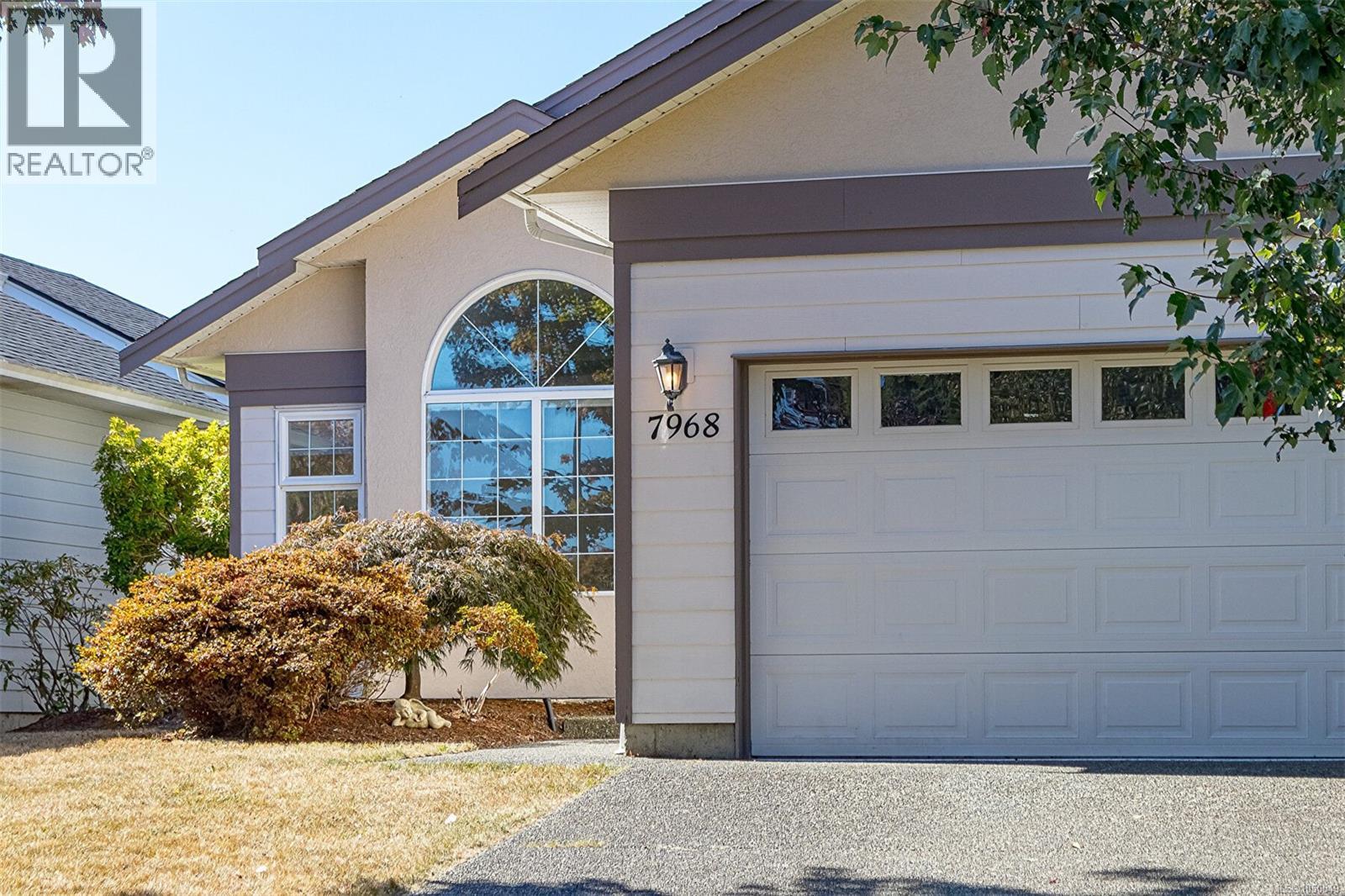 7968 Polo Park Cres, Central Saanich, British Columbia  V8M 2J4 - Photo 3 - 1050049
