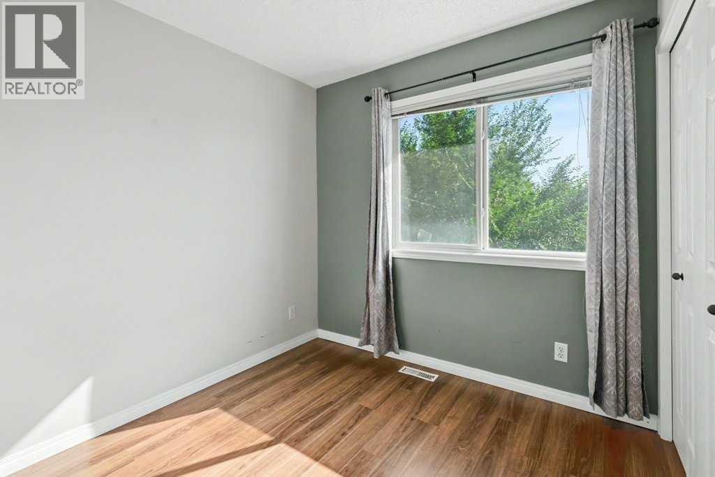 8034 24 Street SE photo 20