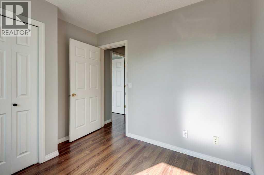 8034 24 Street SE photo 21