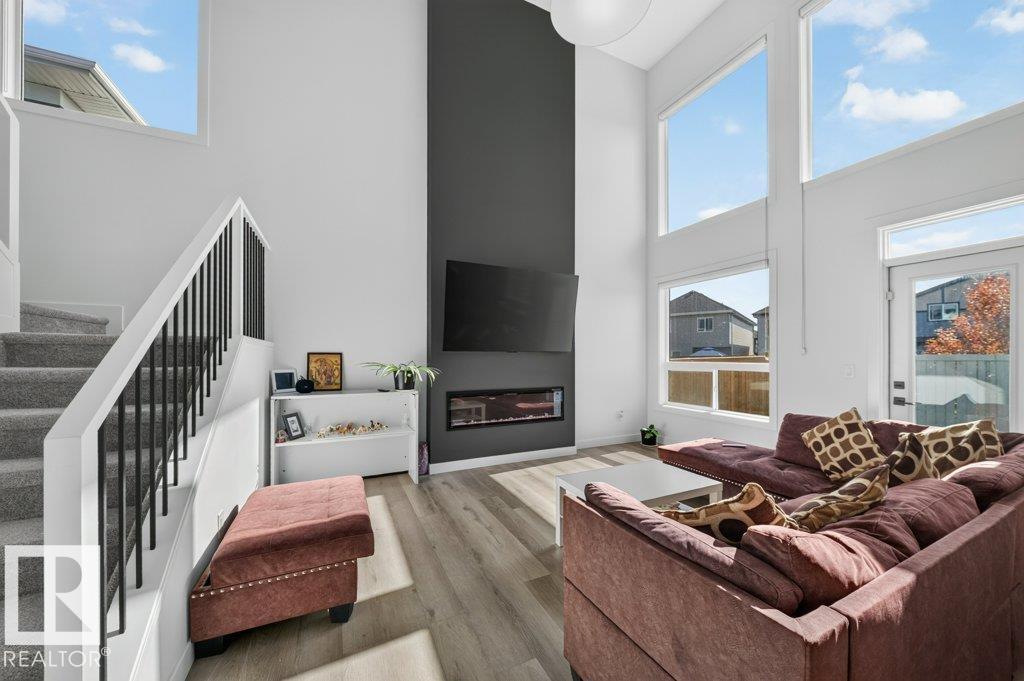 3464 Checknita Tc Sw, Edmonton, Alberta  T6W 4W5 - Photo 3 - E4509238