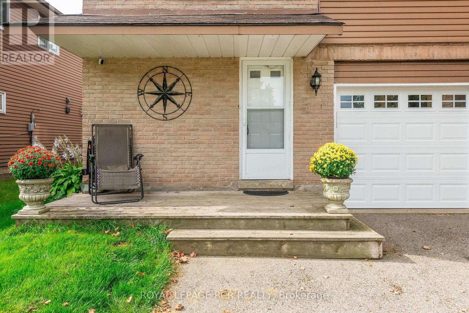 12 Steven Street, Orangeville, Ontario  L9W 4G1 - Photo 2 - W13798932