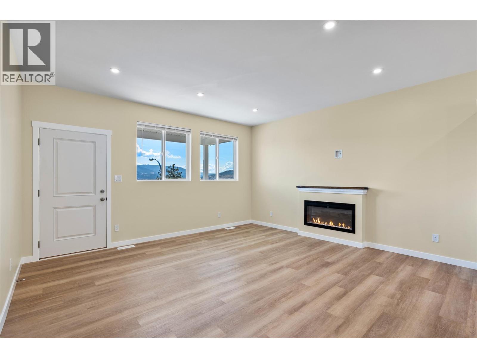 2733 Grandview Heights, Merritt, British Columbia  V1K 0A5 - Photo 2 - 10401137