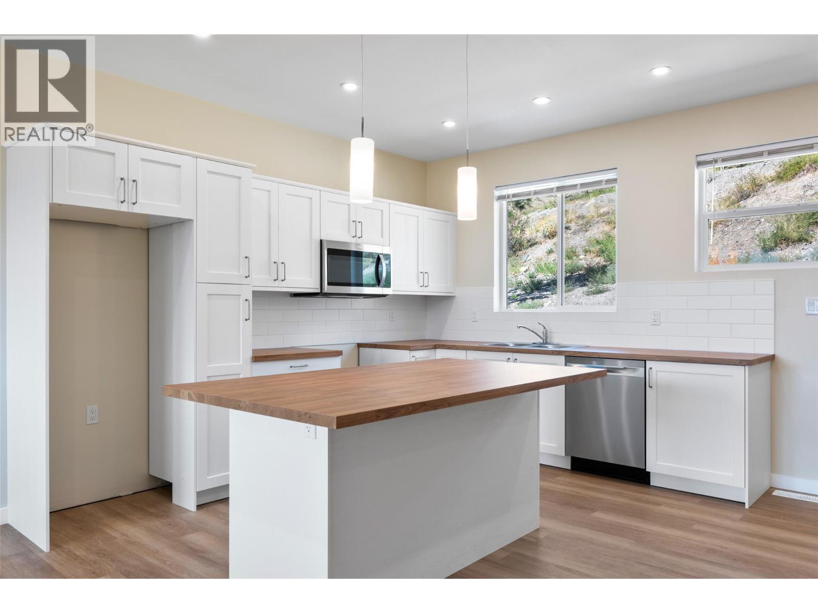 2733 Grandview Heights, Merritt, British Columbia  V1K 0A5 - Photo 4 - 10401137