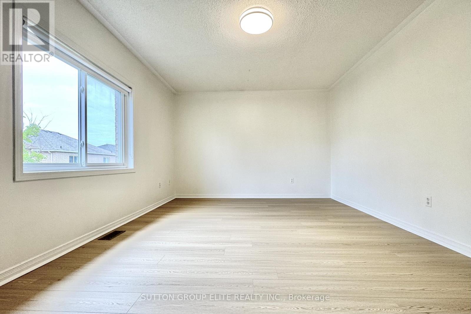 5684 Volpe Avenue, Mississauga, Ontario  L5V 3A5 - Photo 13 - W13794558