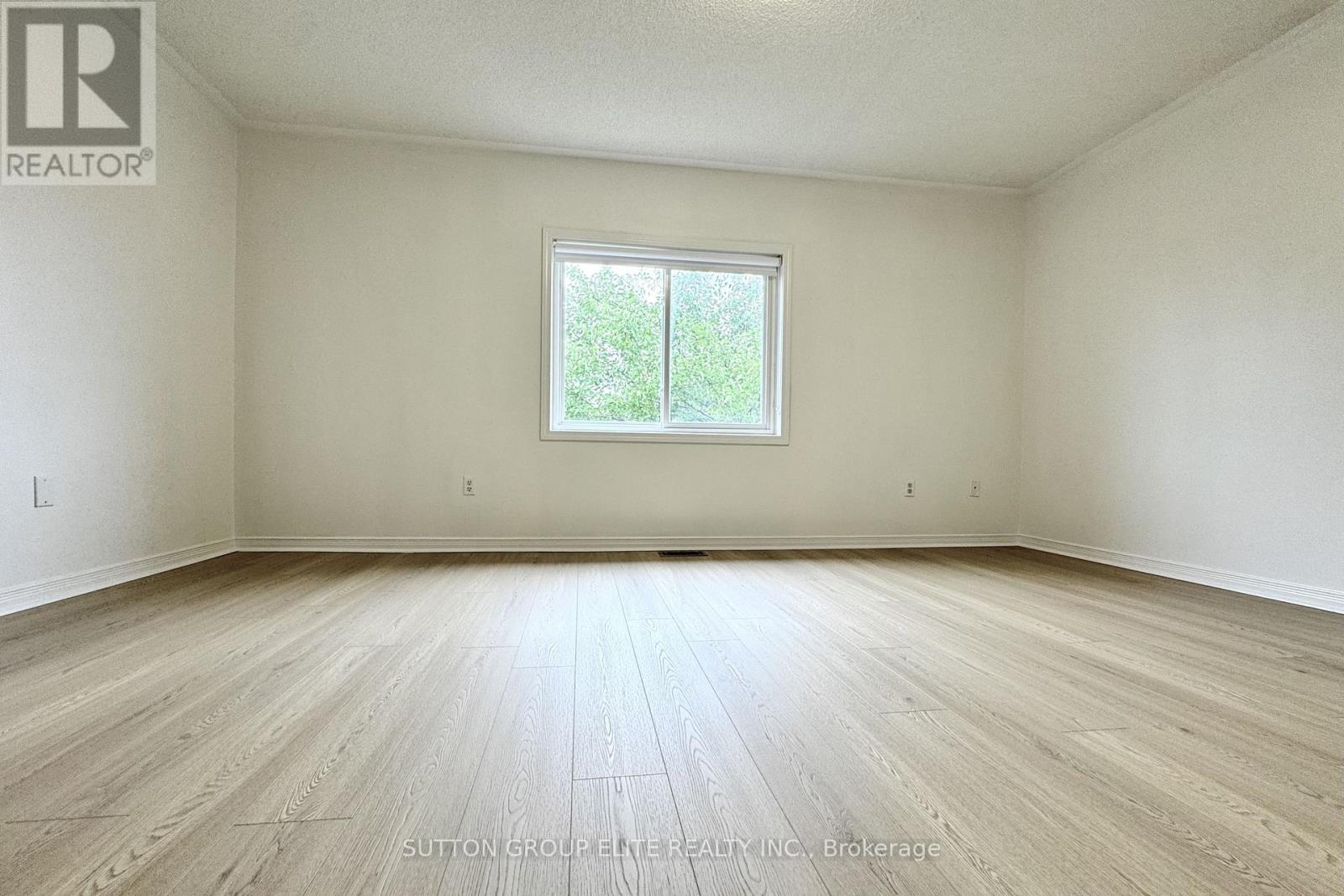 5684 Volpe Avenue, Mississauga, Ontario  L5V 3A5 - Photo 12 - W13794558