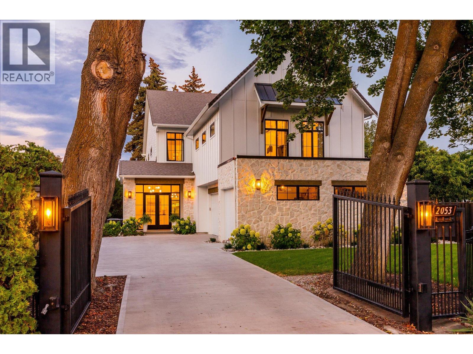 2053 Long Street, Kelowna, British Columbia  V1Y 1L3 - Photo 2 - 10400826