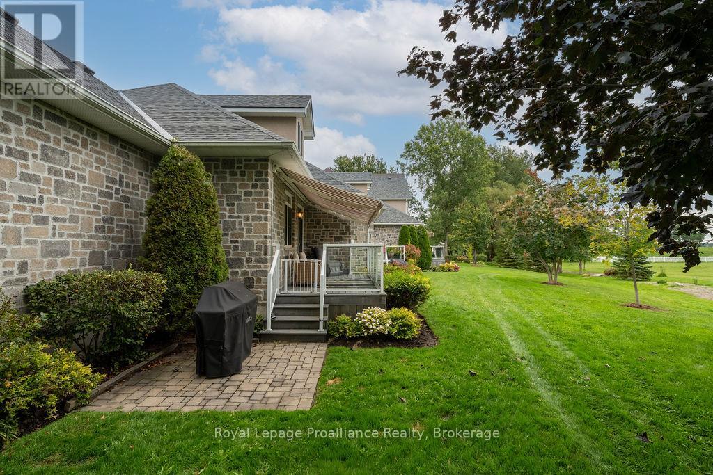 20 Gracefield Lane, Belleville (Belleville Ward), Ontario  K8P 5N6 - Photo 23 - X13800184
