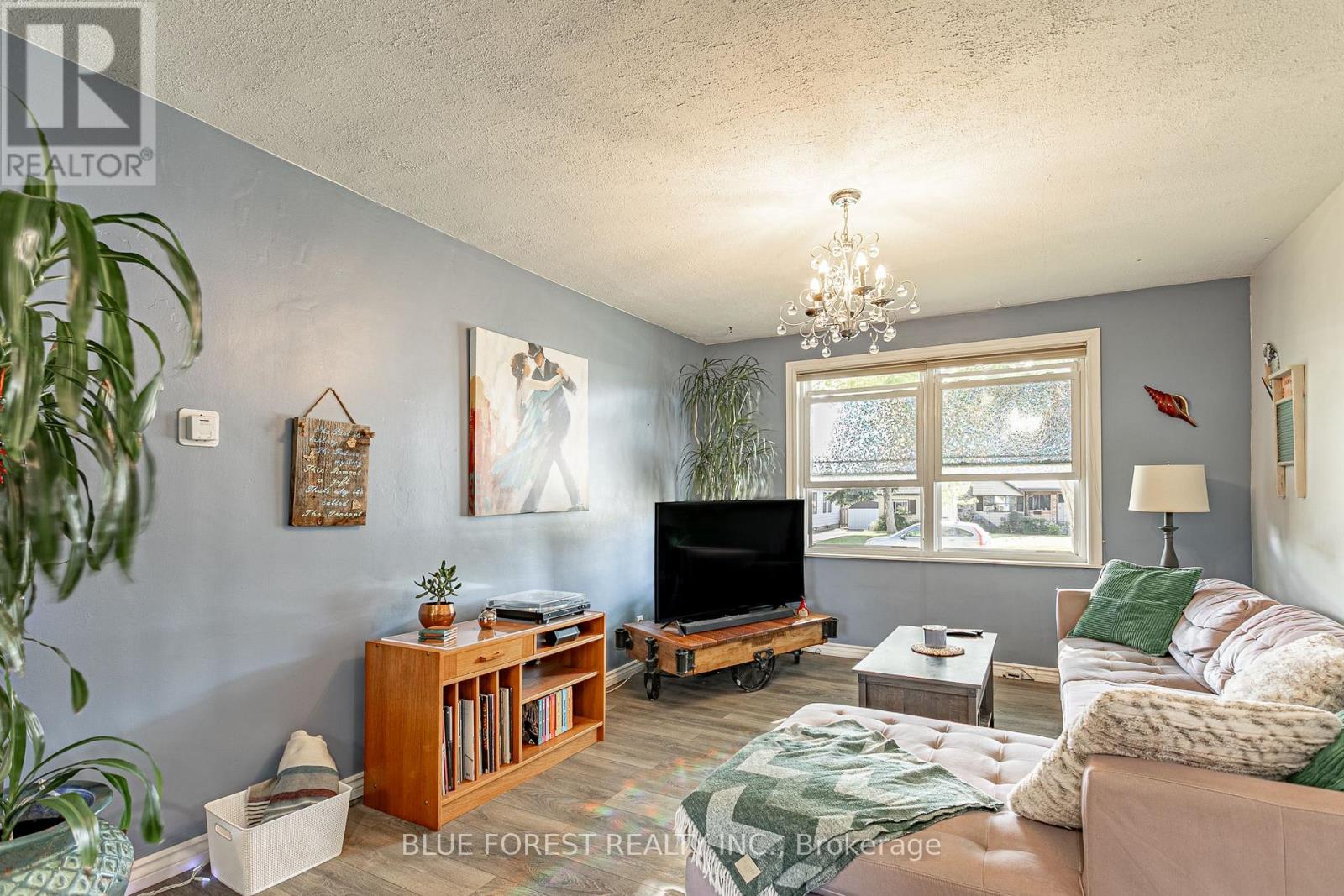 354 Calgary Street, London East, Ontario N5W 4X5 - Photo 5 - X13800142