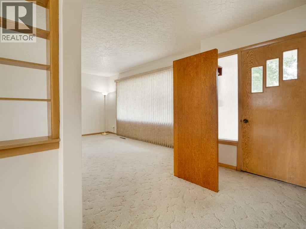 824 Stafford Drive N, Lethbridge, Alberta  T1H 2B6 - Photo 4 - A2343378