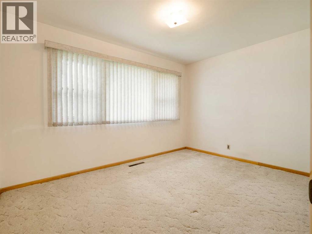 824 Stafford Drive N, Lethbridge, Alberta  T1H 2B6 - Photo 9 - A2343378
