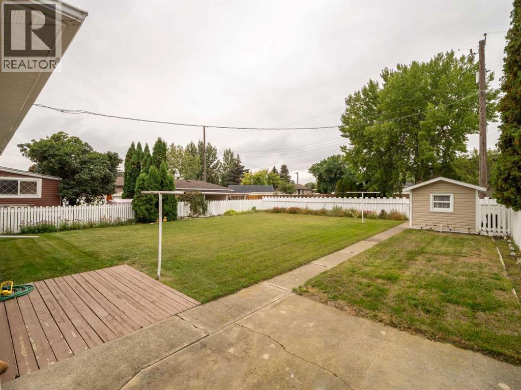 824 Stafford Drive N, Lethbridge, Alberta  T1H 2B6 - Photo 32 - A2343378