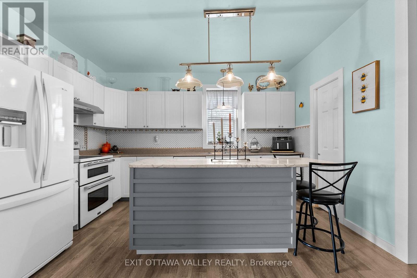 1922 Kerr Line Road, Whitewater Region, Ontario  K0J 1V0 - Photo 13 - X13800152