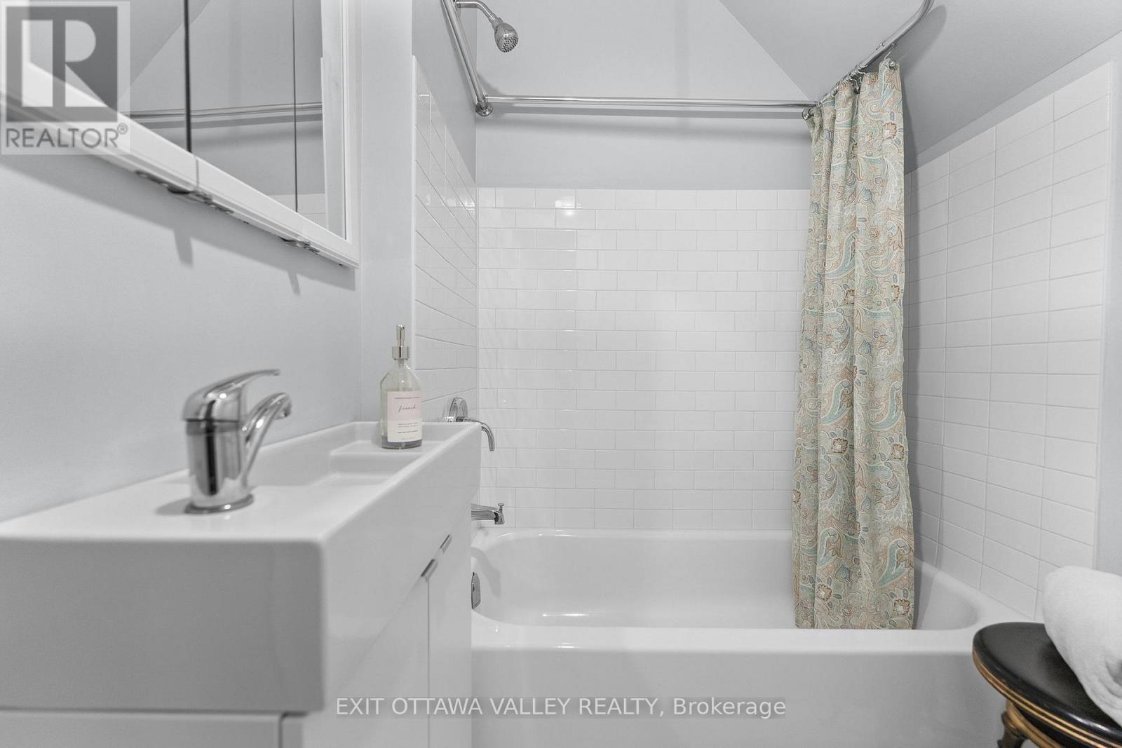 1922 Kerr Line Road, Whitewater Region, Ontario  K0J 1V0 - Photo 27 - X13800152