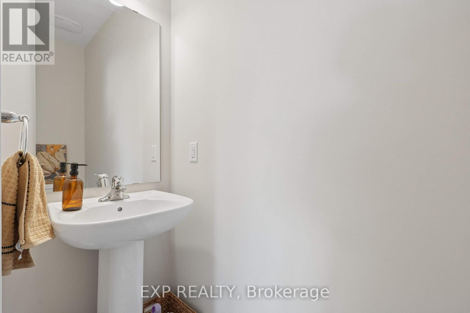 6384 Ottawa St W Street, Ottawa, Ontario  K0A 2Z0 - Photo 4 - X13800118