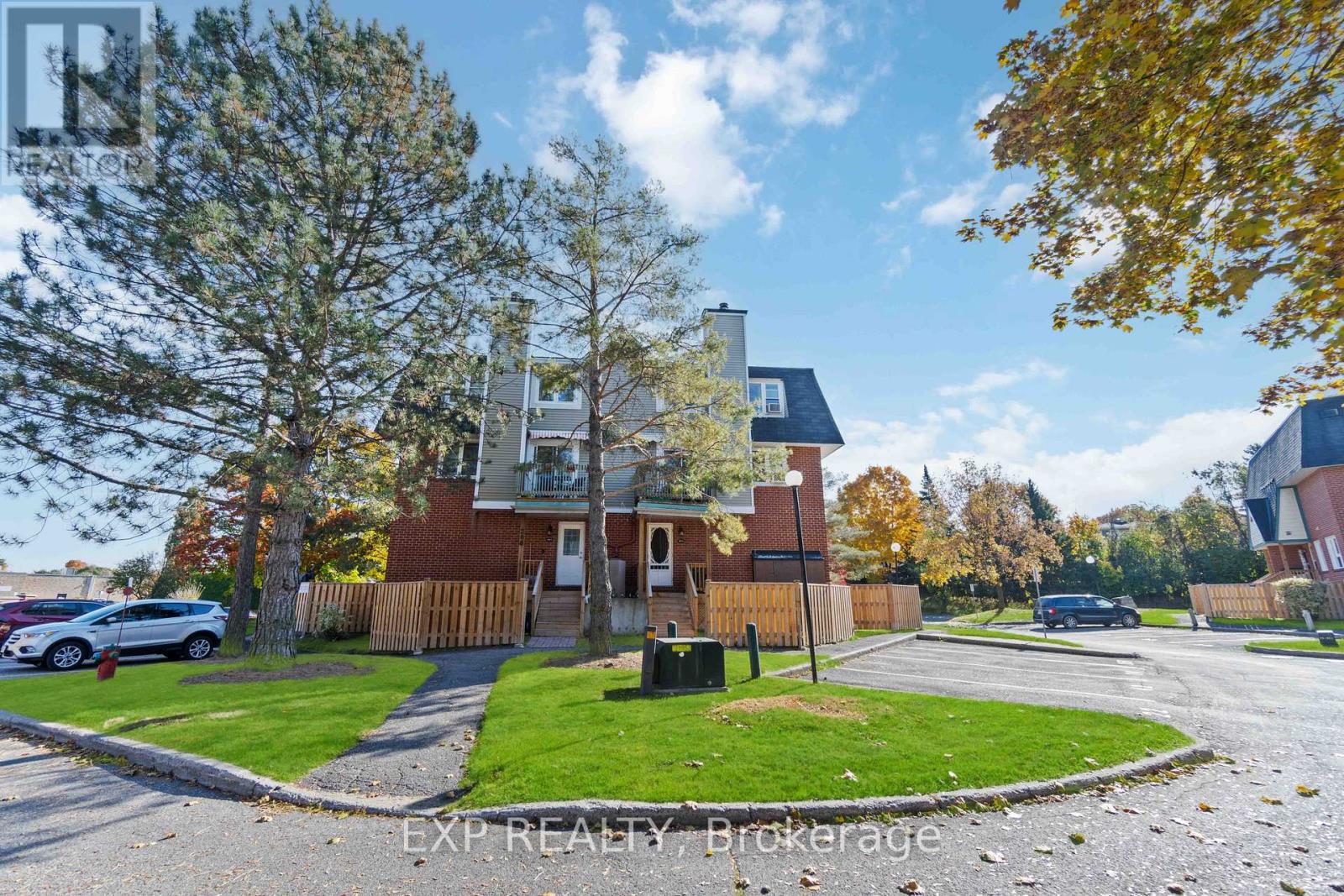 207 - 6 Terrace Drive, Ottawa, Ontario  K2H 9J2 - Photo 2 - X13800166