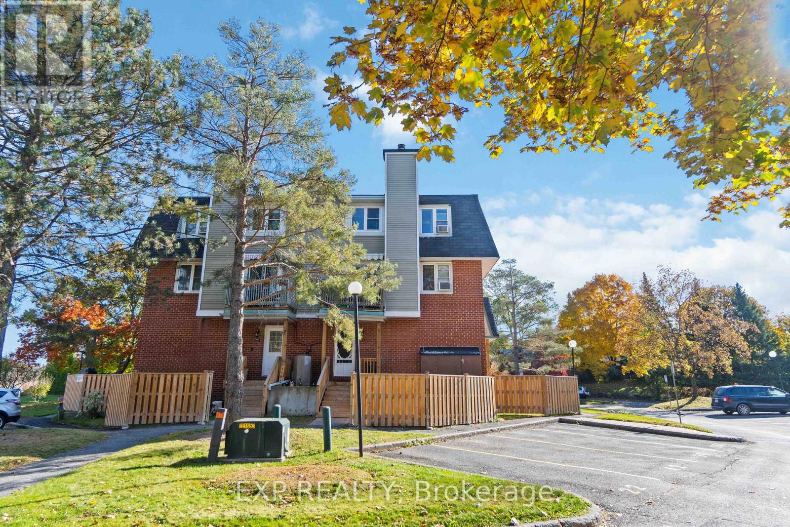 207 - 6 Terrace Drive, Ottawa, Ontario  K2H 9J2 - Photo 3 - X13800166