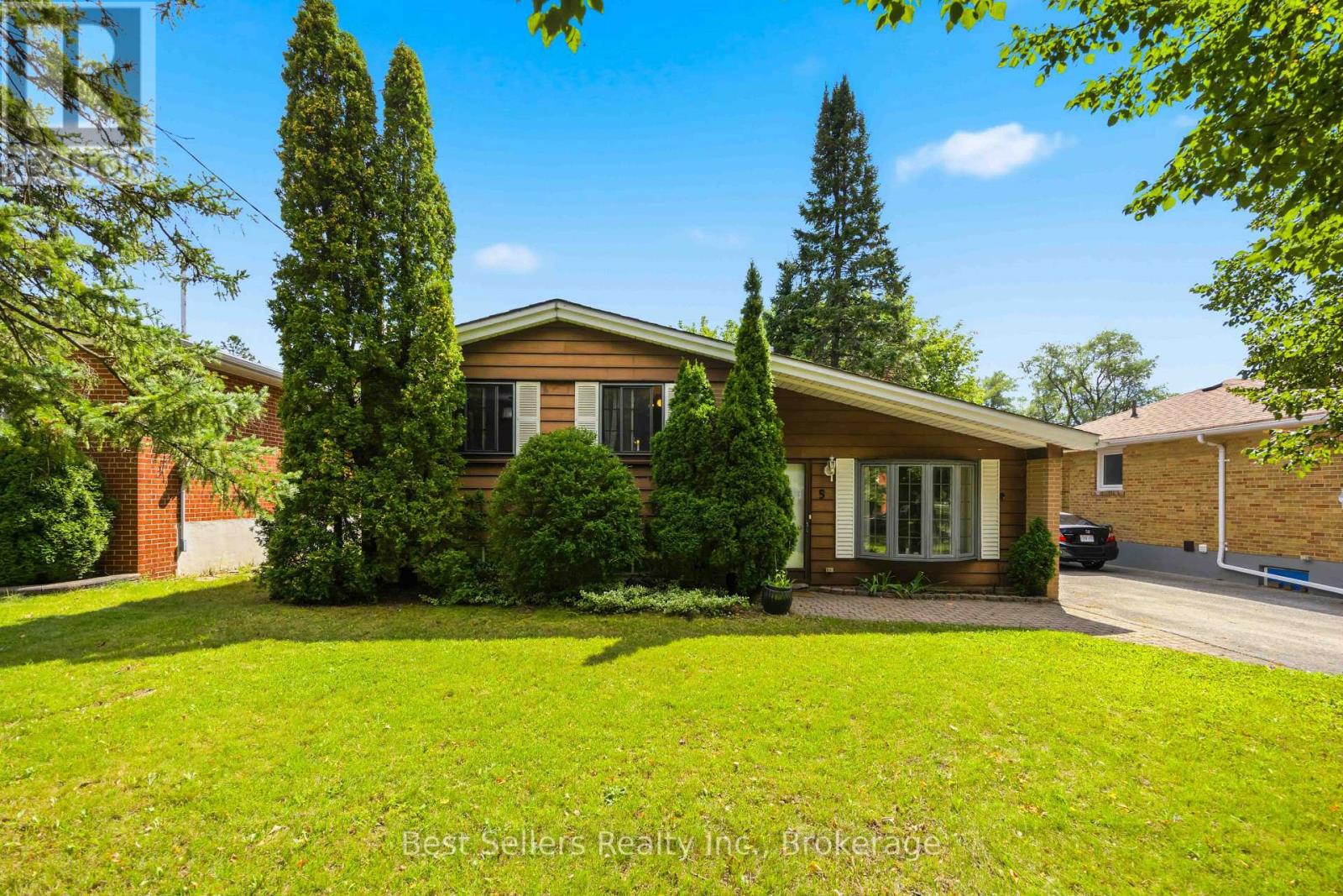 5 BENFRISCO CRESCENT, Toronto, Ontario
