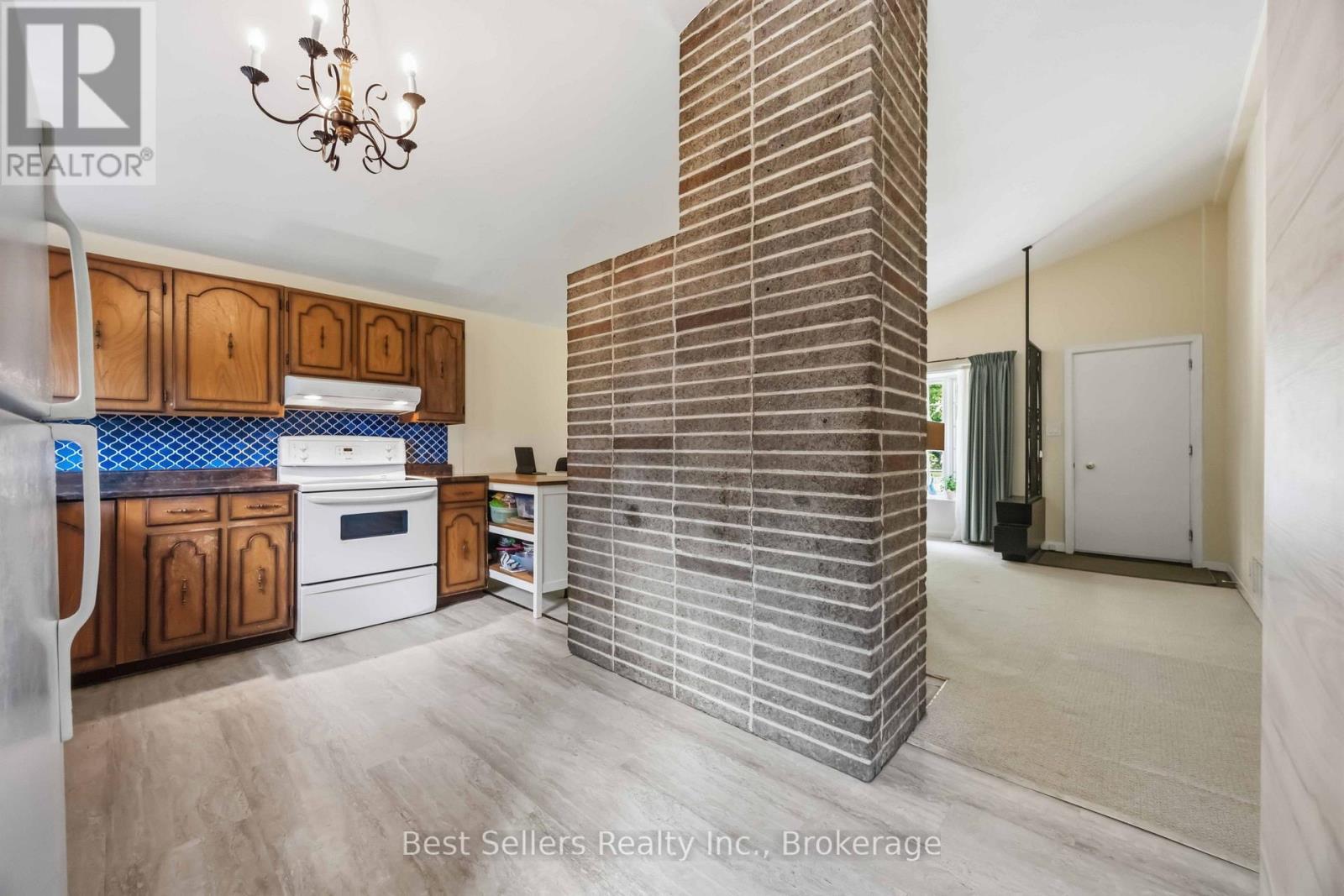 5 Benfrisco Crescent, Toronto, Ontario  M1H 1N2 - Photo 13 - E13800110
