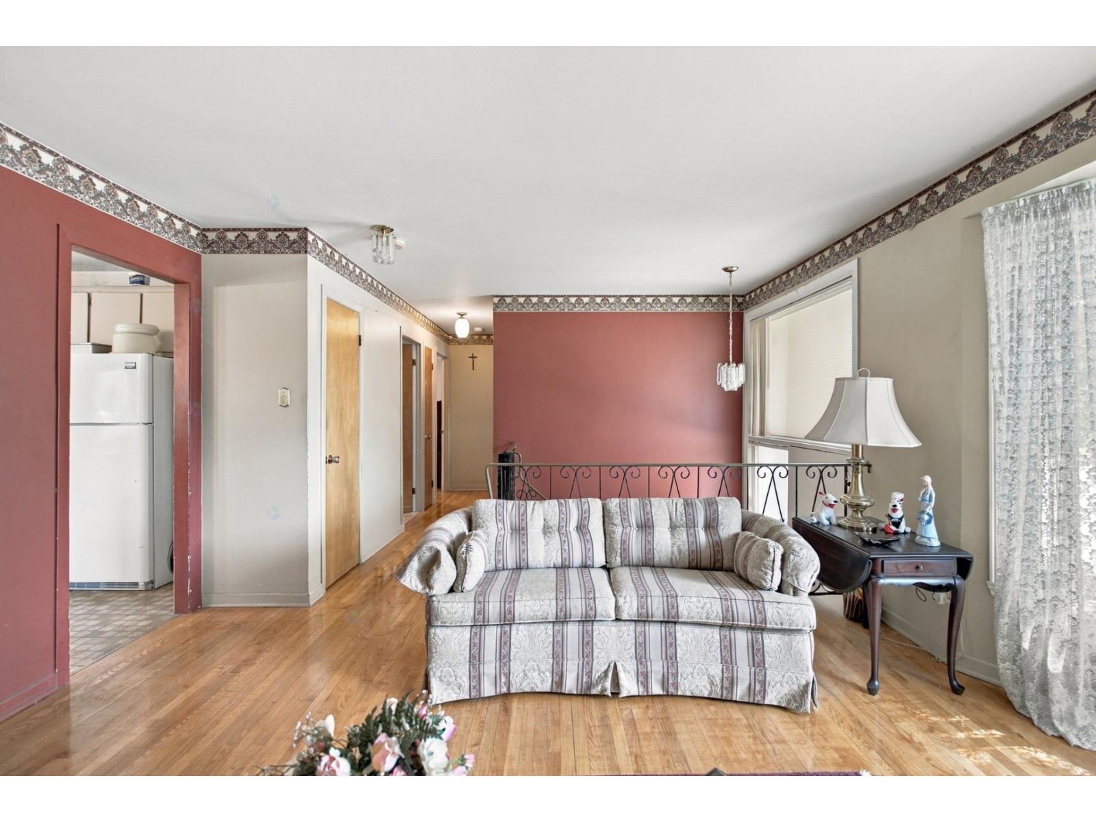 3111 Rue Routhier Longueuil (Le Vieux-Longueuil) Quebec Canada J4L3N6 5