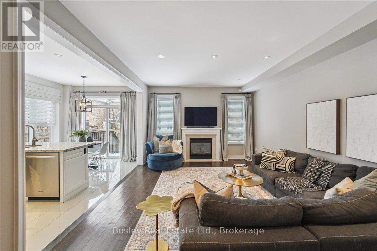 2343 Quetico Crescent, Oakville (Wm Westmount), Ontario  L6M 0R5 - Photo 4 - W13800206