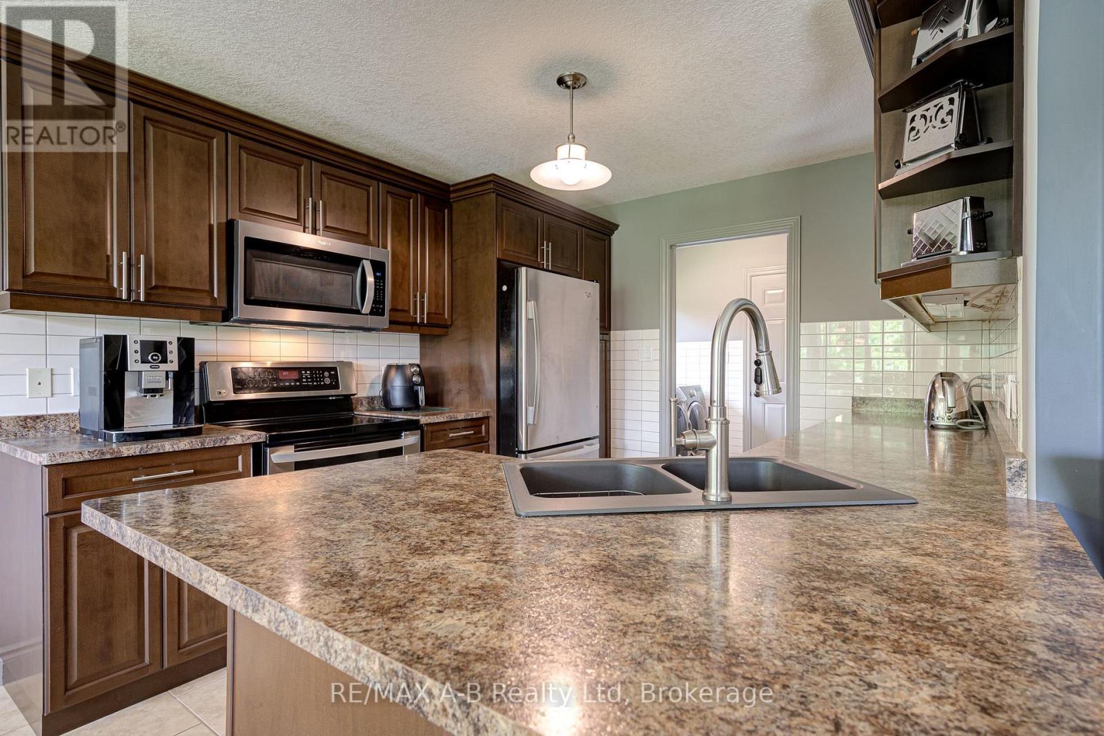 131 Guest Court, St. Marys, Ontario  N4X 1E5 - Photo 20 - X13800188