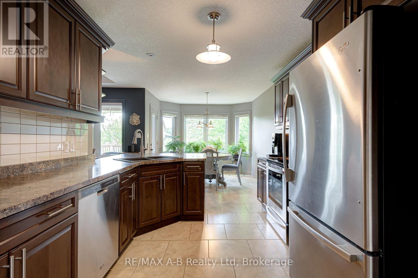 131 Guest Court, St. Marys, Ontario  N4X 1E5 - Photo 23 - X13800188