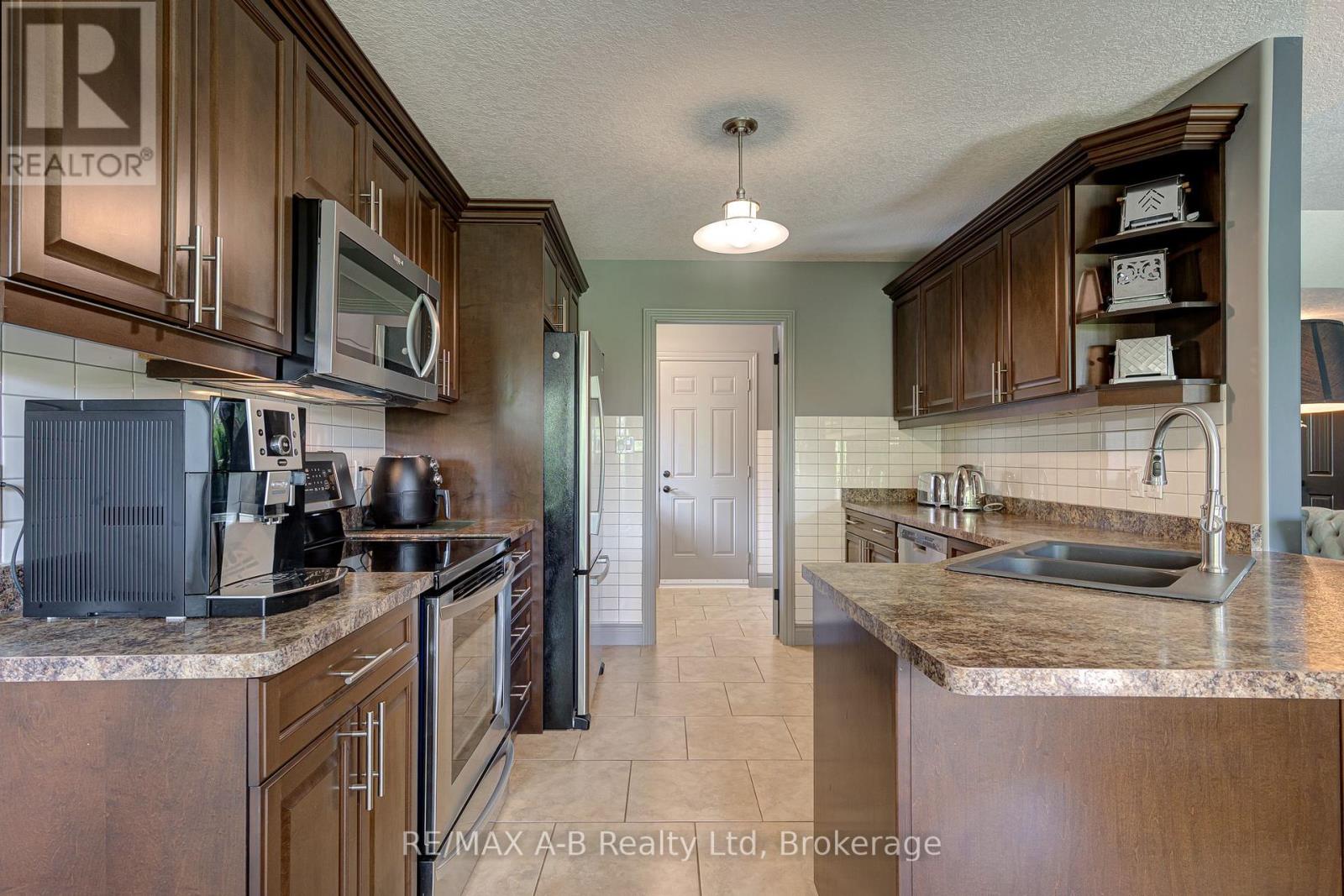 131 Guest Court, St. Marys, Ontario  N4X 1E5 - Photo 24 - X13800188