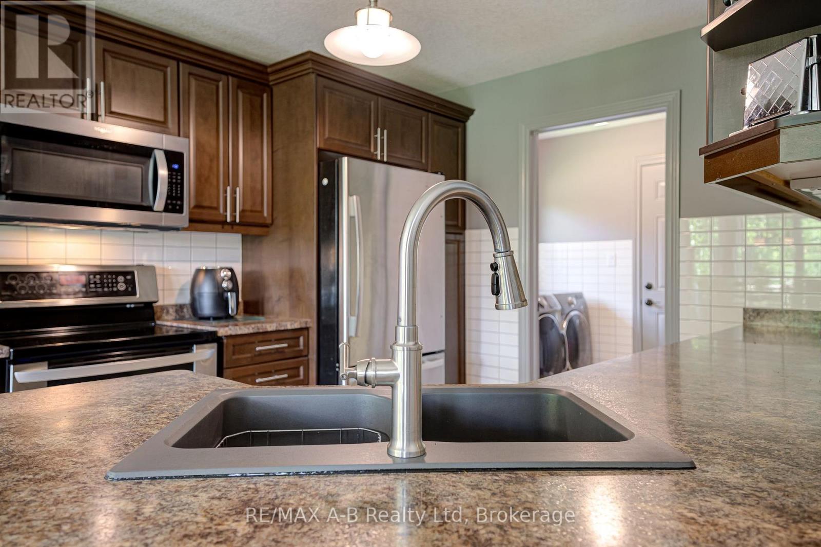 131 Guest Court, St. Marys, Ontario  N4X 1E5 - Photo 25 - X13800188