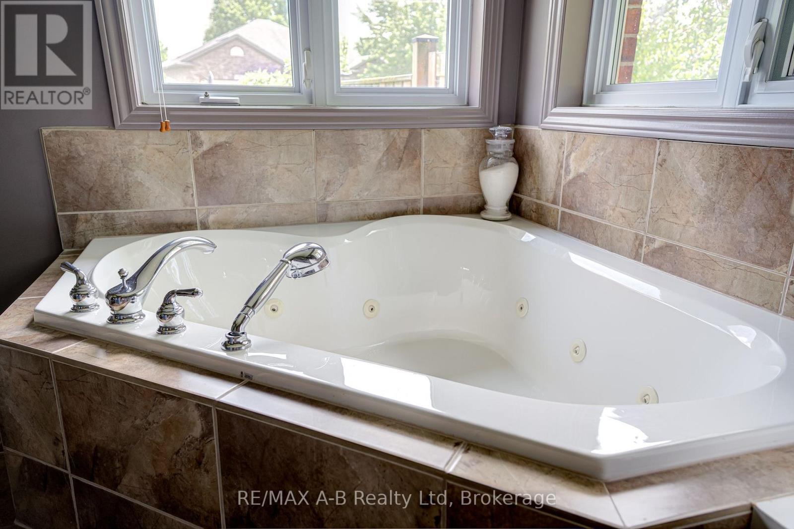 131 Guest Court, St. Marys, Ontario  N4X 1E5 - Photo 31 - X13800188