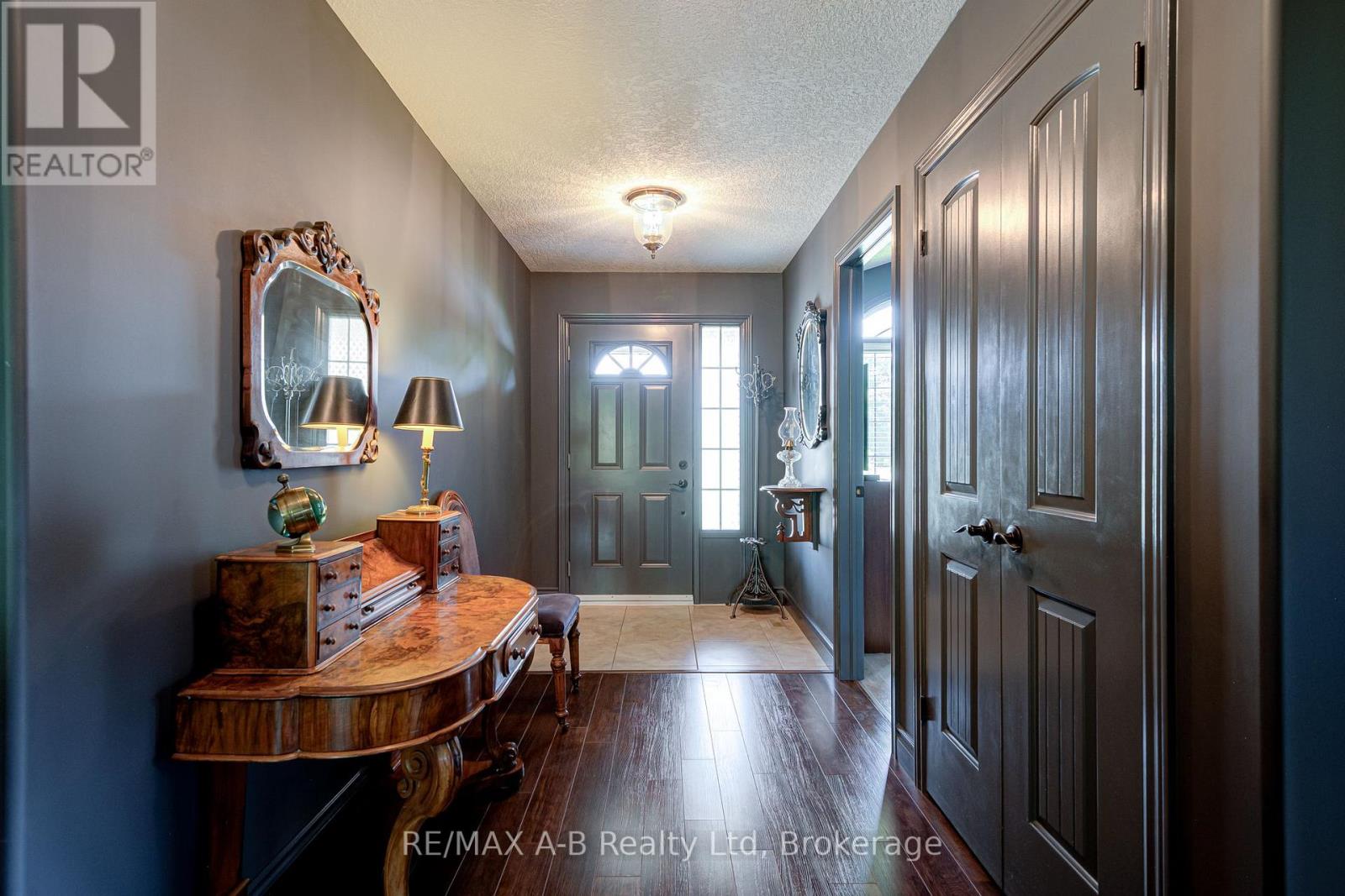 131 Guest Court, St. Marys, Ontario  N4X 1E5 - Photo 5 - X13800188