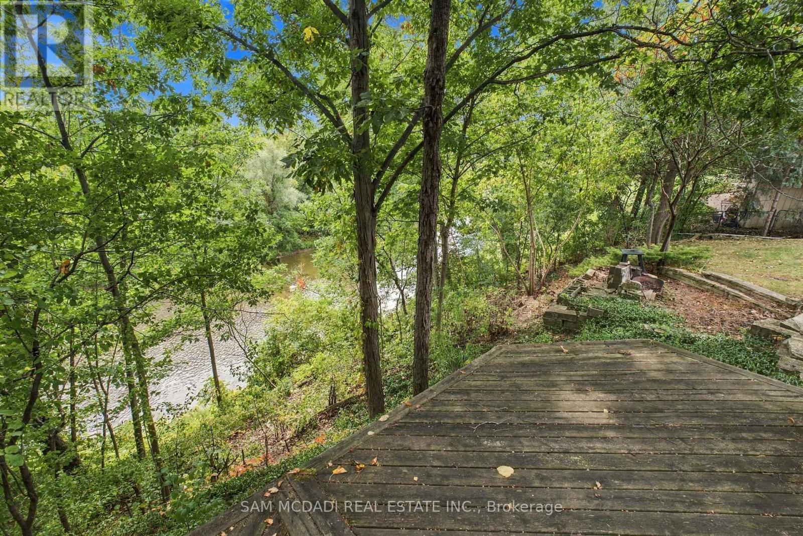 21 Kenninghall Boulevard, Mississauga, Ontario  L5N 1J5 - Photo 5 - W13799350