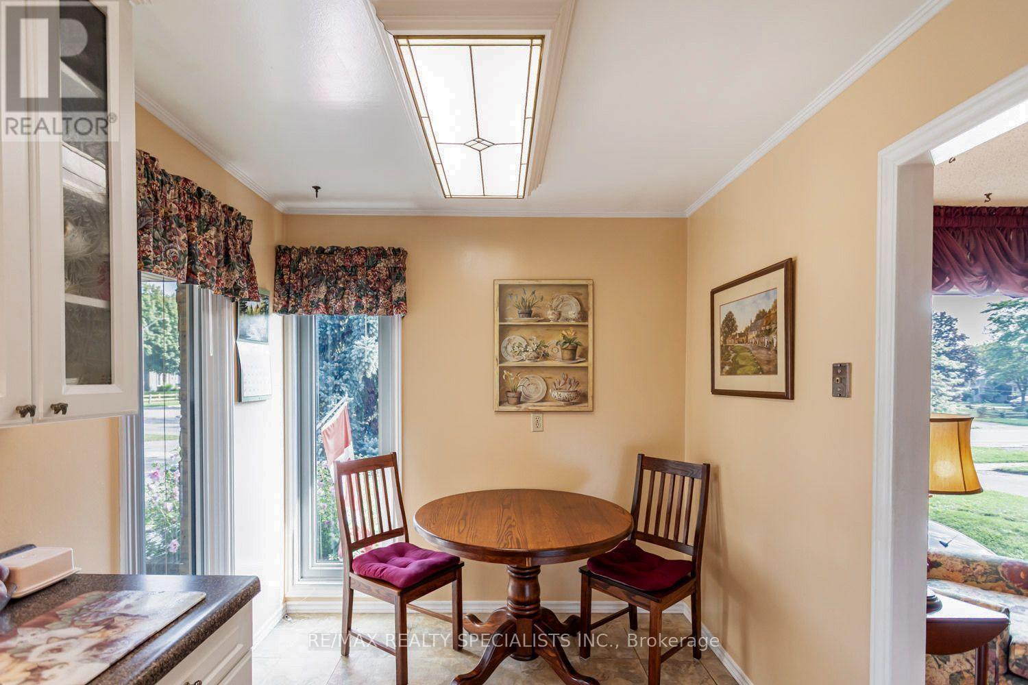 32 Falconer Drive, Mississauga (Streetsville), Ontario  L5N 1M4 - Photo 14 - W13800122