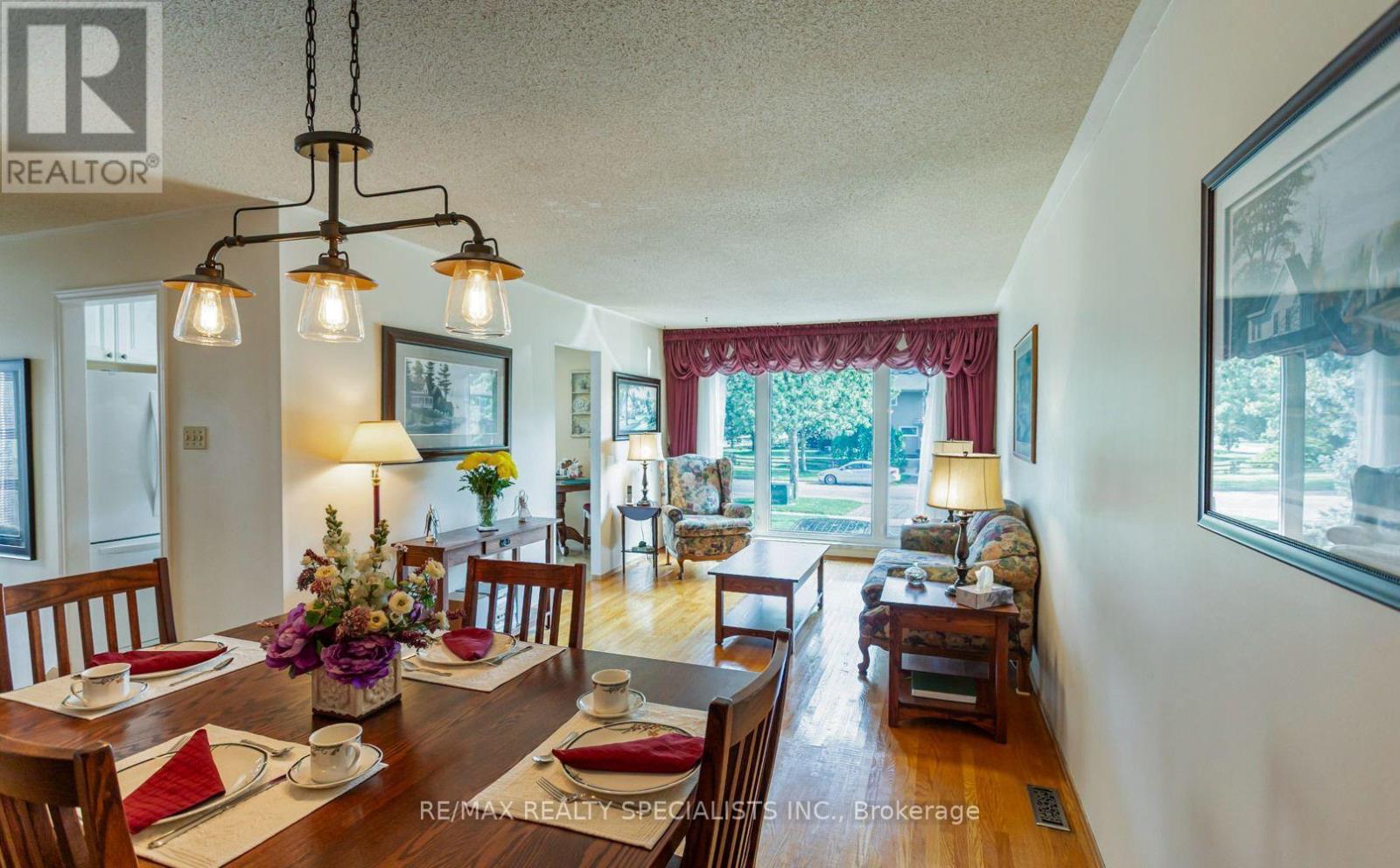 32 Falconer Drive, Mississauga (Streetsville), Ontario  L5N 1M4 - Photo 9 - W13800122