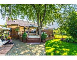 32 FALCONER DRIVE, Mississauga, Ontario
