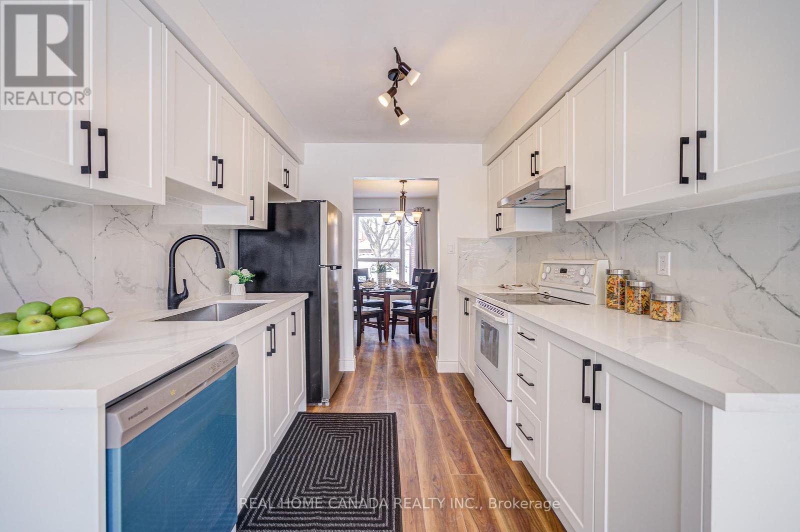 21 Hallen Road, Brampton, Ontario  L6Y 2V5 - Photo 7 - W13800130