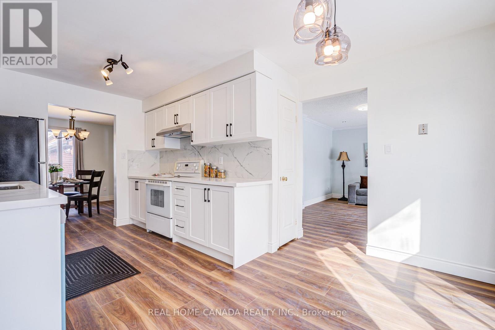 21 Hallen Road, Brampton, Ontario  L6Y 2V5 - Photo 8 - W13800130