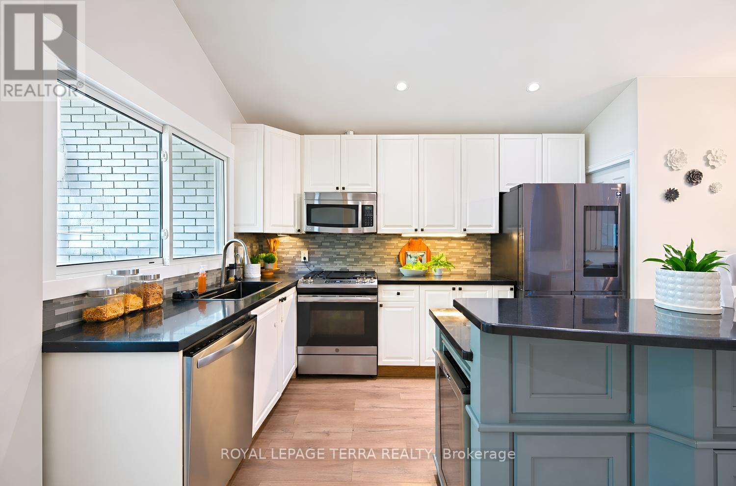 1571 Lewisham Drive, Mississauga (Clarkson), Ontario  L5J 3R2 - Photo 15 - W13800140