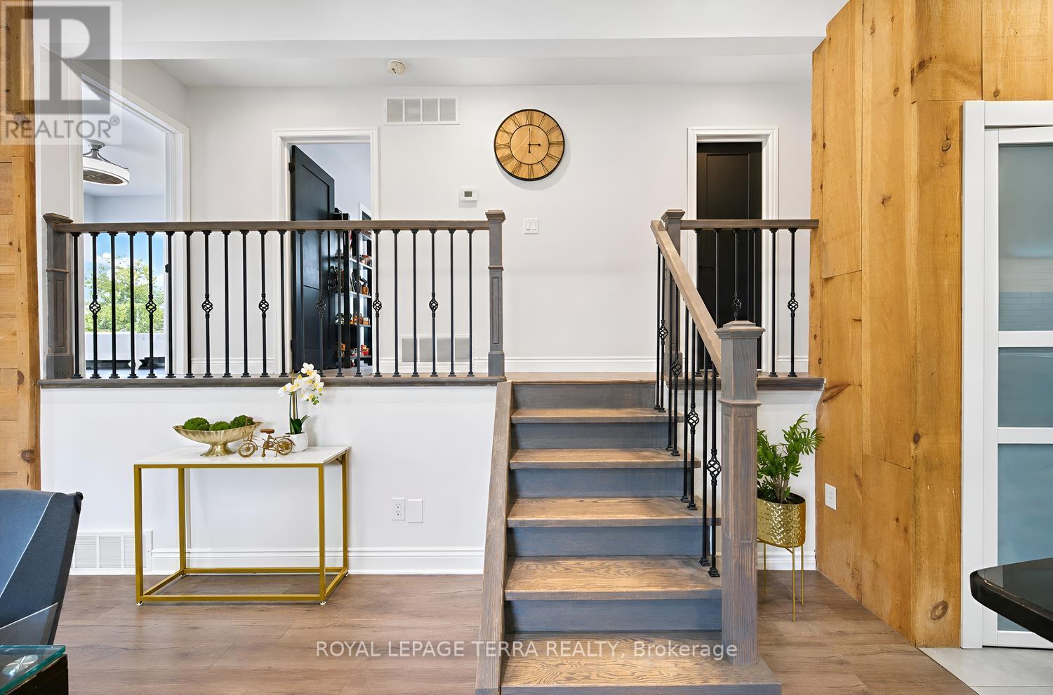 1571 Lewisham Drive, Mississauga (Clarkson), Ontario  L5J 3R2 - Photo 19 - W13800140