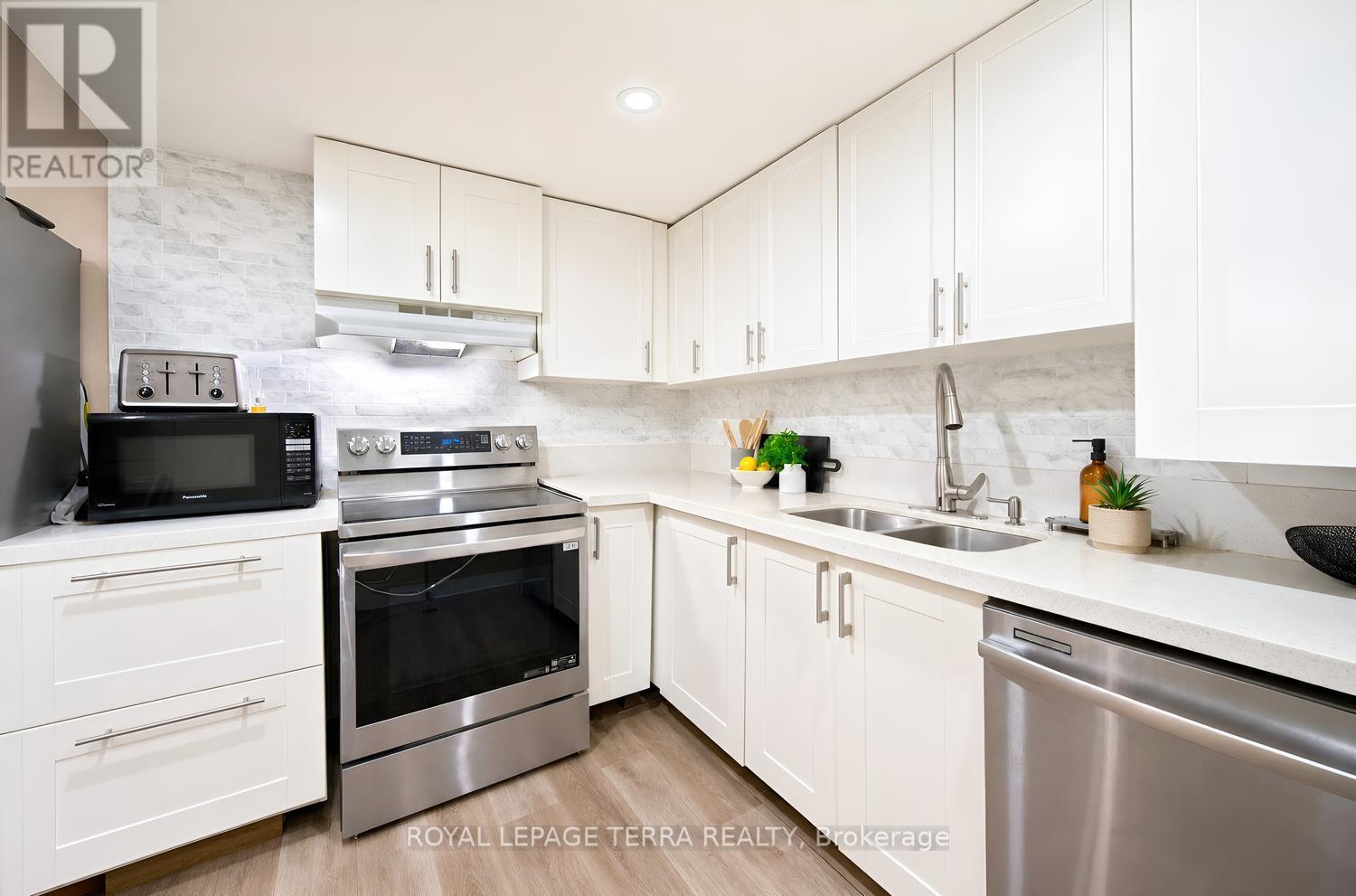 1571 Lewisham Drive, Mississauga (Clarkson), Ontario  L5J 3R2 - Photo 42 - W13800140