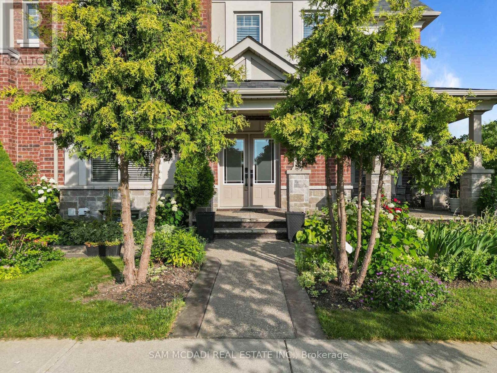 2 Bakersfield Road, Brampton (Vales Of Castlemore), Ontario  L6P 2Z3 - Photo 2 - W13800170
