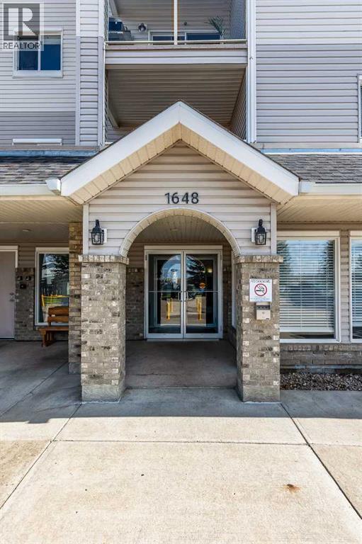320, 1648 Saamis Drive NW, Medicine Hat, Alberta  T1B 4X1 - Photo 2 - A2345857